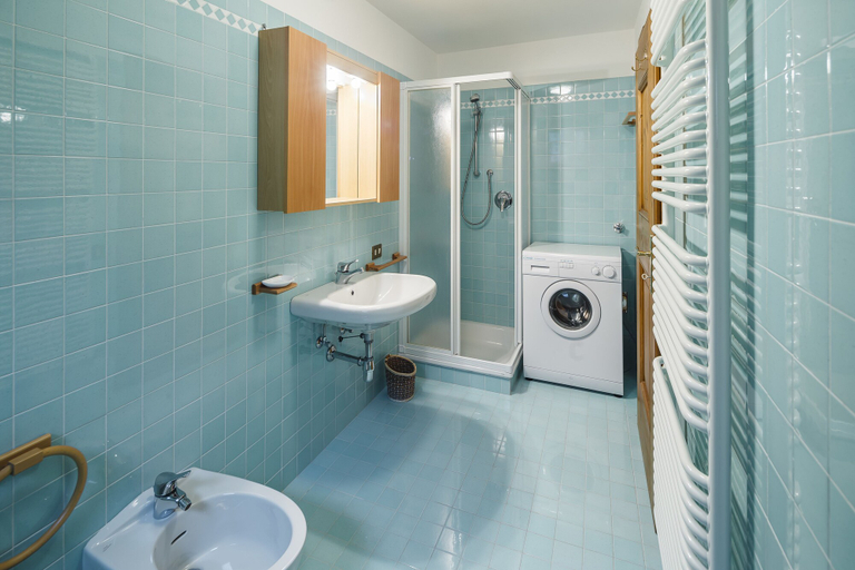 Bathroom 2, Villa Lacedel, Belluno