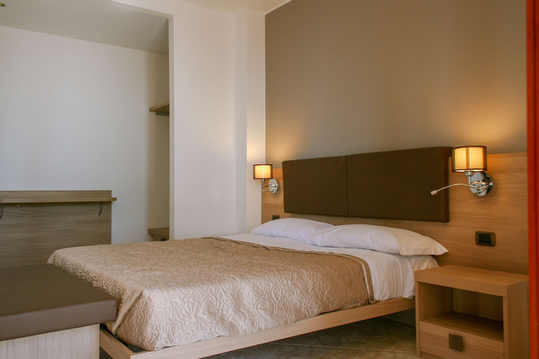Bedroom 5, La Dolce Vita, Imperia