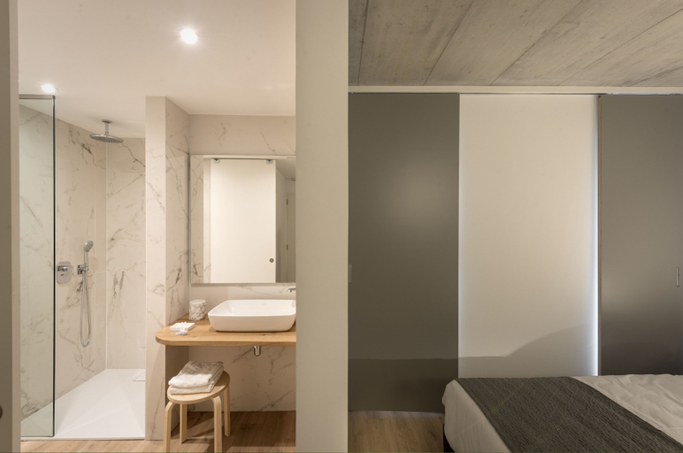 Bathroom 5, Hotel SempreFisterra, A Coruña