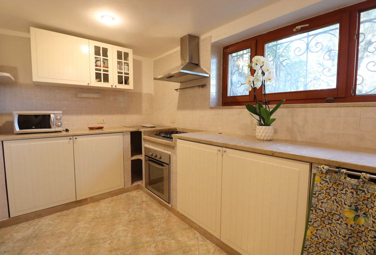 Private kitchen 2, Ulivi Apartment, Napoli