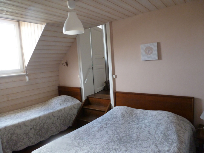 Bedroom 3, Ferme de Bonavis - Chambres d'Hôtes, Nord