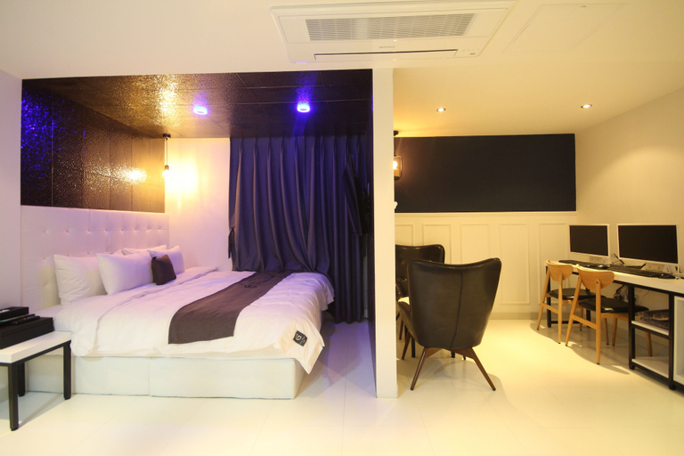 Bedroom 3, Gray Hotel, Yangsan