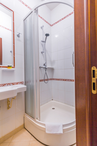 Bathroom 3, Garden Palace Hotel, Riga
