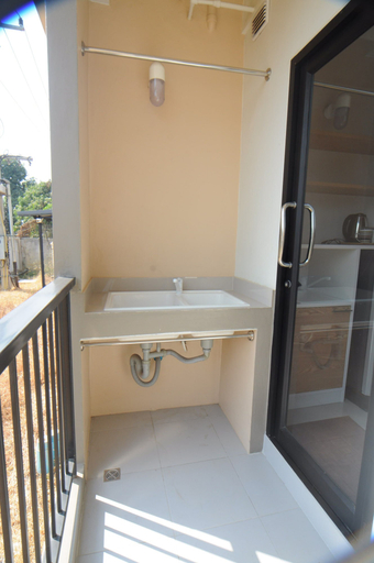 Bathroom 5, NK Place, Khao Yoi