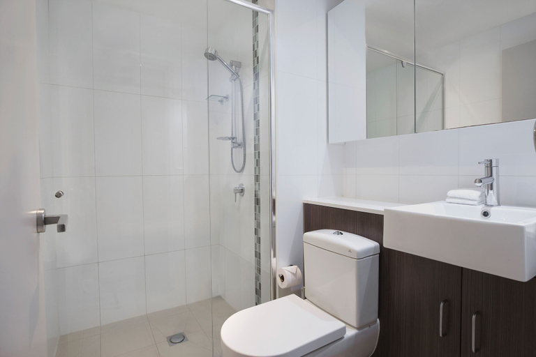 Bathroom 4, Mantra Midtown, Brisbane