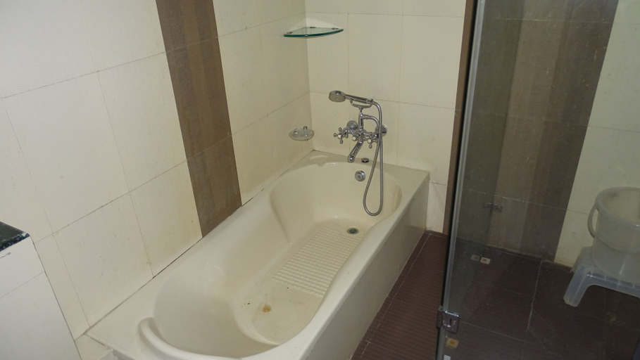 Bathroom 4, Hotel Diplomat Residency, Bareilly
