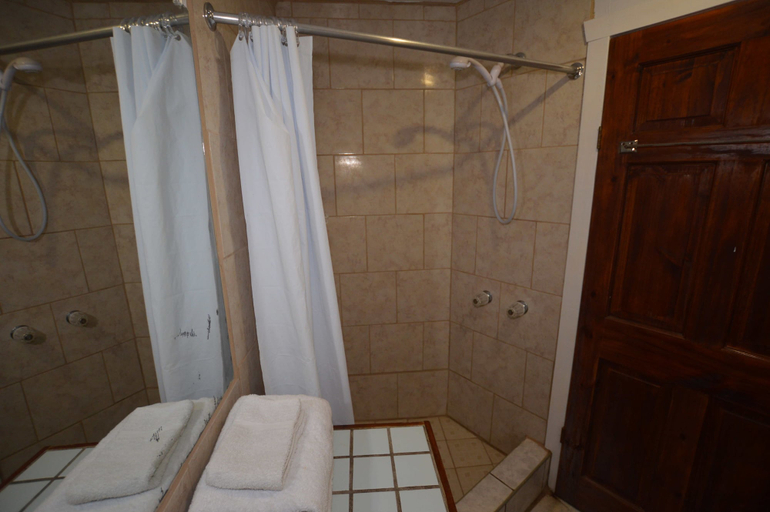 Bathroom 4, Mariposa Lodge, Roatán