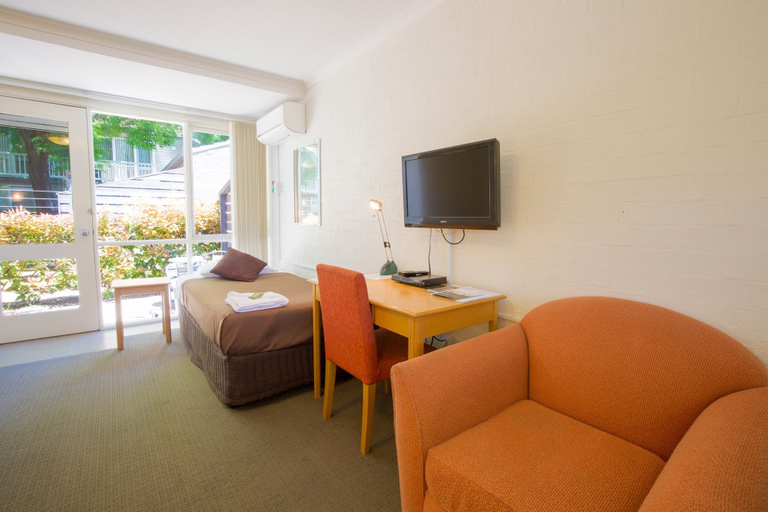 Others 5, Summer East Serviced Apartments, Orange