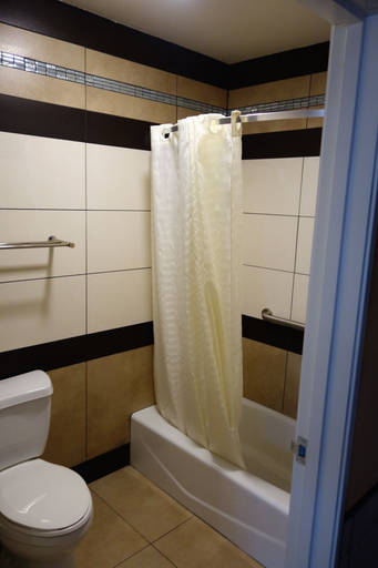 Bathroom, Solo Motel - Firestone, Los Angeles