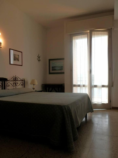 Bedroom 2, Hotel Nautic, Rimini