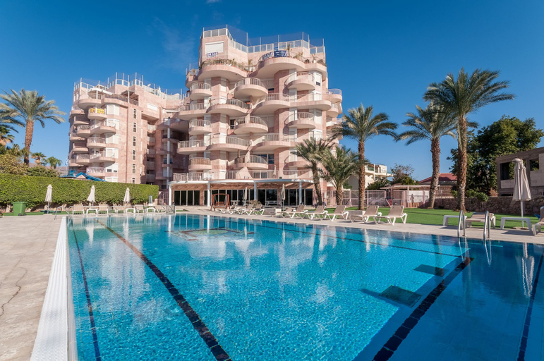 Sport & Beauty, Renovated White 3BD next to Beach - Pool