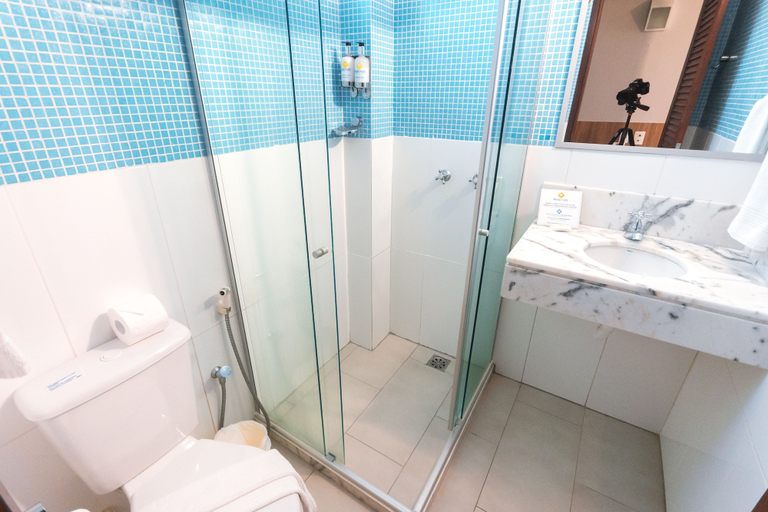 Bathroom 4, Malibu Plaza Hotel, Lauro de Freitas