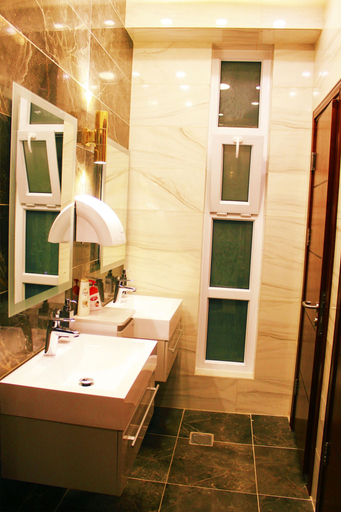 Bathroom 4, Sedrah Hotel, Wastiyyeh