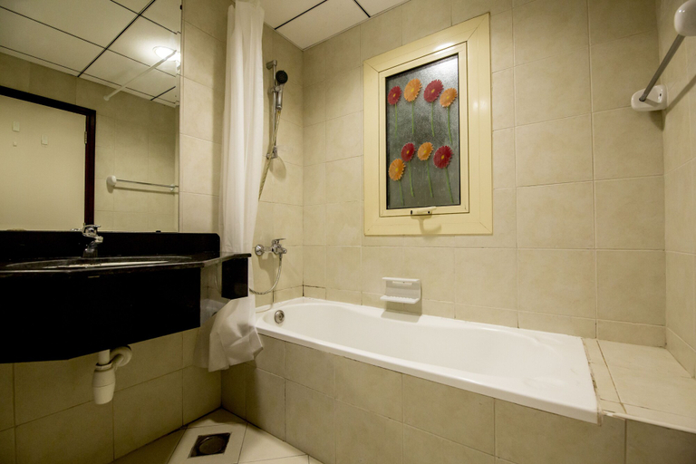 Bathroom 3, Deluxe Apartment with Lake View, Dubai