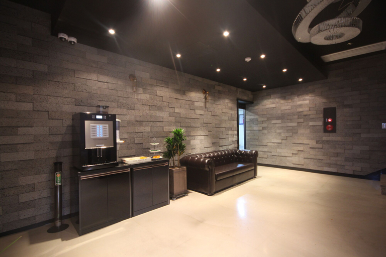 Others 4, Gray Hotel, Yangsan