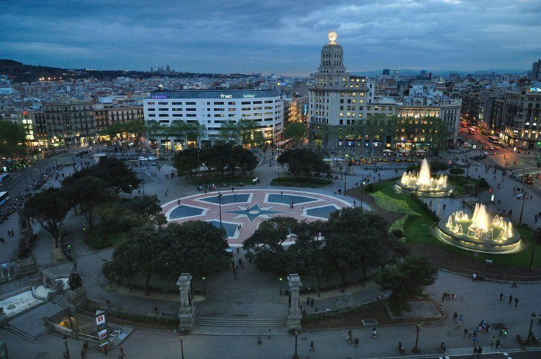 Others 5, Comfortable 3BR Apartment Close to Placa Espana and Sants Station, Barcelona