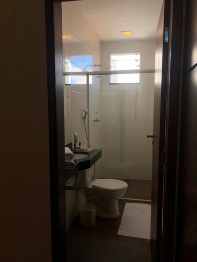 Bathroom 4, Victor Plaza Hotel, Formiga