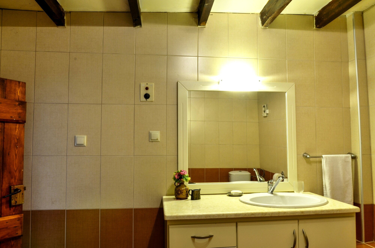Bathroom 3, Anna-Malai Traditional Cretan Villa, Crete