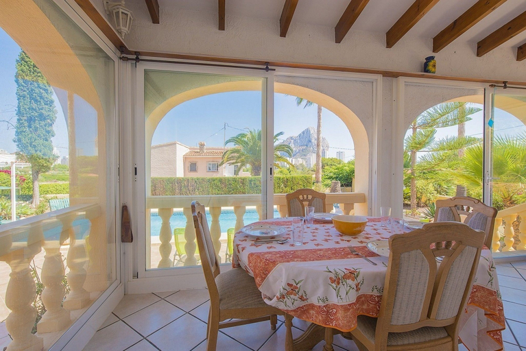 Food & Drinks, Villa Almendros 16, Alicante
