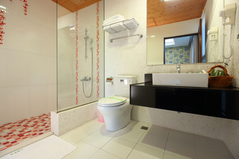 Bathroom 4, Pretty Sun B&B, Hualien