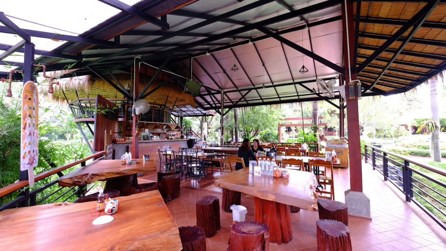 Food & Drinks 5, Chuanthanapanya Resort, Sawang Daen Din