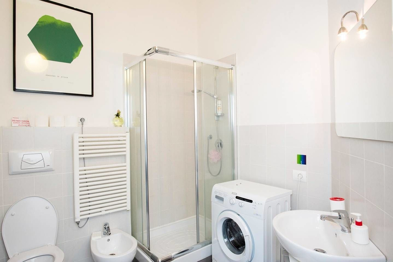 Bathroom, Pegaso Apartment, Florence