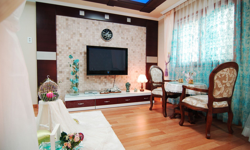 Others 5, Jeongon Pension, Gwangju