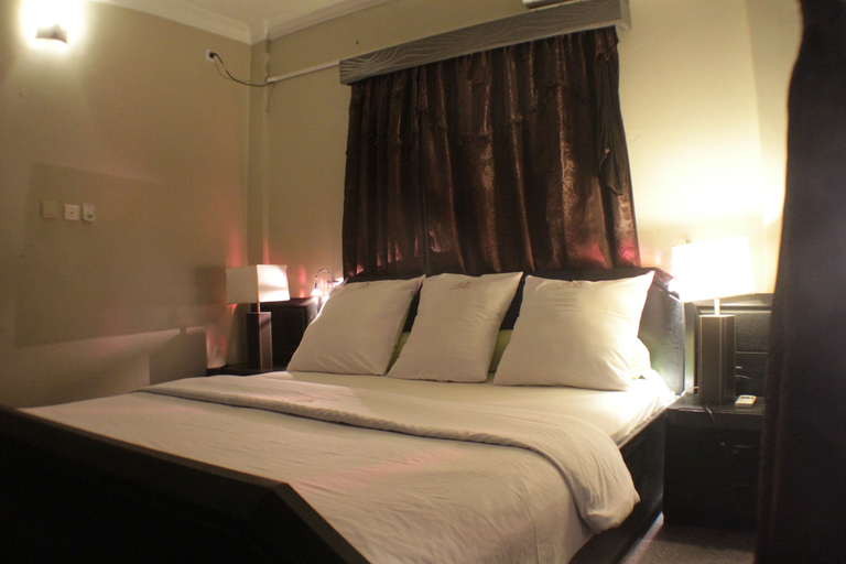 Bedroom 2, Kemal Hotel, Wouri