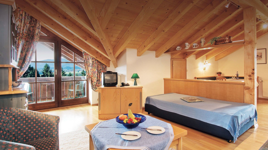 Bedroom 4, Hotel Restaurant Alpenhof, Traunstein