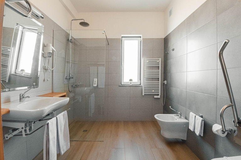 Bathroom 4, Solar de Mós, Lagos