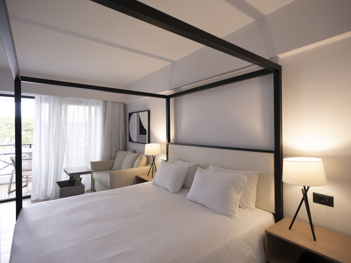 Bedroom 3, Hersonissos Palace - All Inclusive, Crete