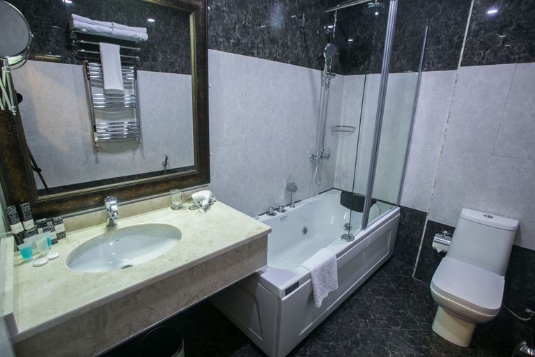 Bathroom 4, Emerald Hotel, Baku