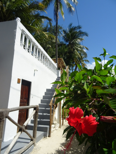 Exterior & Views 2, Makuti Beach Bungalows, Kusini