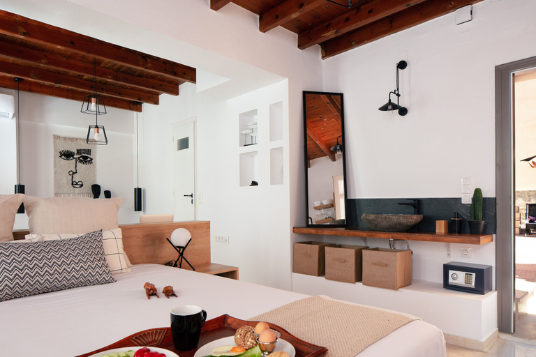 Bedroom 5, Gateway Suites, Crete