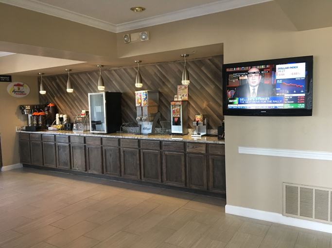 Food & Drinks 5, Super 8 by Wyndham Jackson/North, Hinds