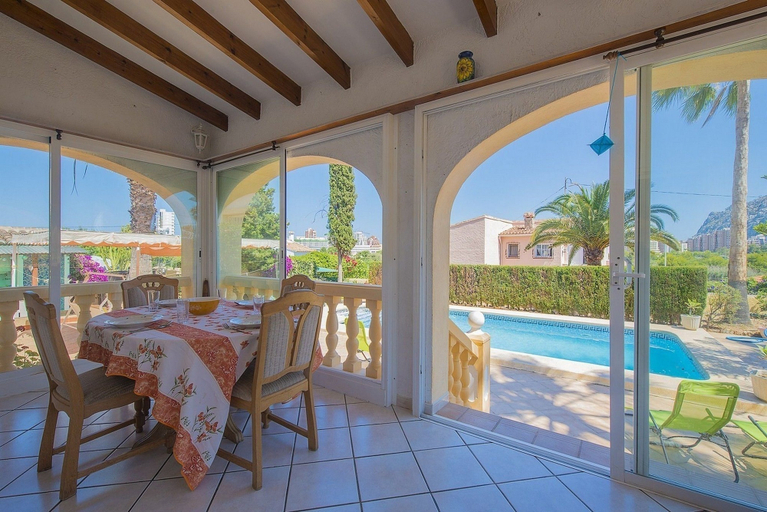 Others 5, Villa Almendros 16, Alicante