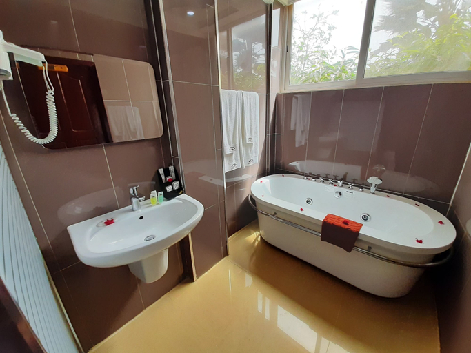 Bathroom 5, IRIS HOTEL, Dakar