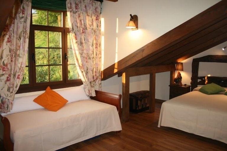 Bedroom 2, El Quesar de Gamoneo, Asturias