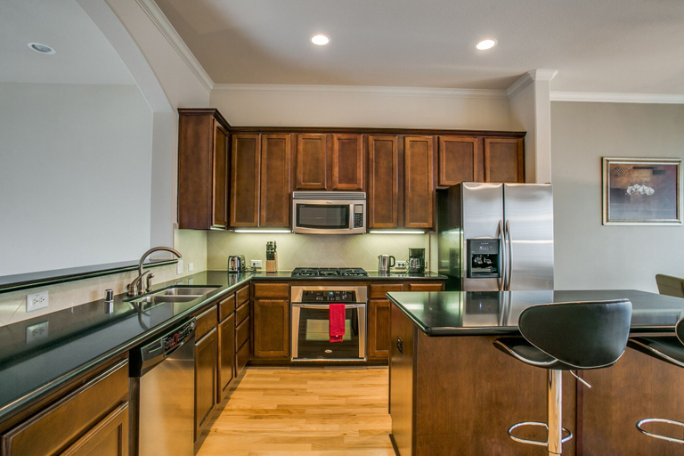 Others 5, Stylish 3 bedroom Town Home at shops at, Collin