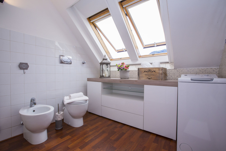 Bathroom 3, De Cristoforis Apartment, Como
