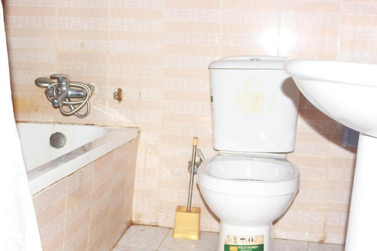 Bathroom, Kiniz Luxury Apartments, Uyo