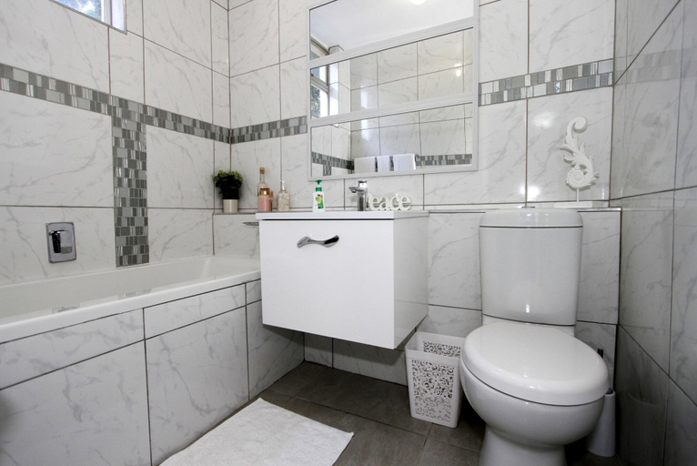 Bathroom, 6 Ipanema Beach, eThekwini