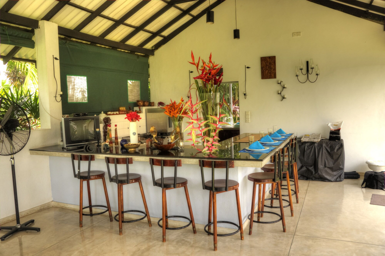 Food & Drinks 4, Omatta Villa, Agalawatta