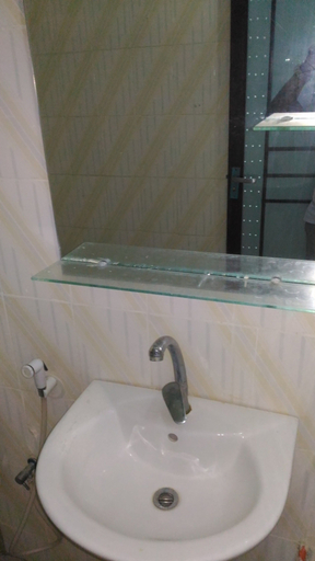 Bathroom 3, Résidence Mariste, Dakar