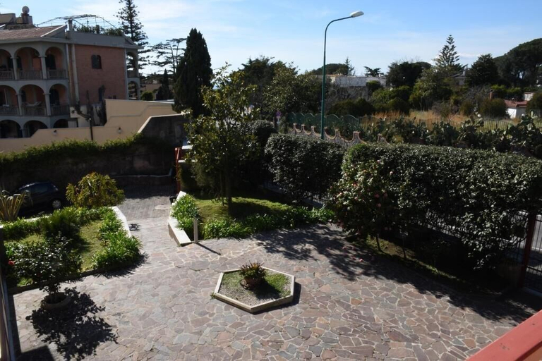Others 3, B&B La Ginestra, Napoli