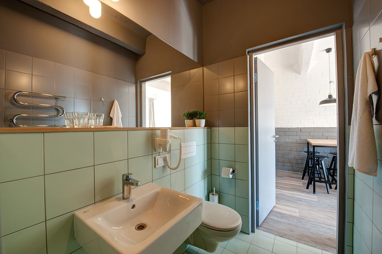 Bathroom 3, Smiltynes Jachtklubas, Neringos