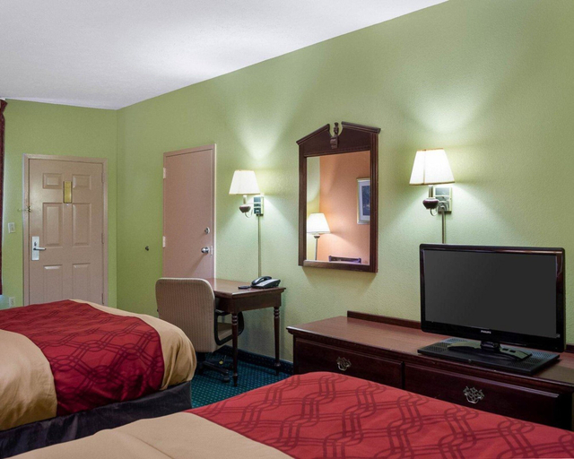 Bedroom 3, Econo Lodge Canton I-55, Madison