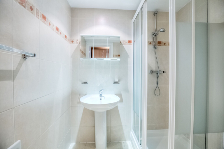 Bathroom 4, QB 6, London