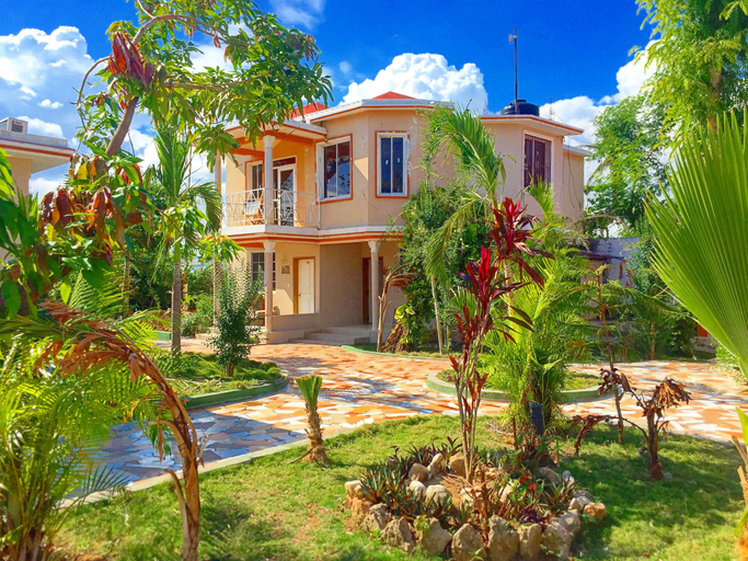 Exterior & Views 2, Villa Mimosa, les Cayes
