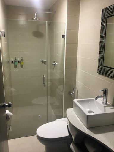 Bathroom 4, Hotel Los Almendros, Manta